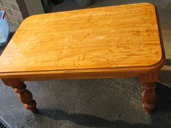 mesa de atividades de lousa para crianas de uma mesa de centro de pinho de us 5, Mesa de pinho antes de fotografar e depois de lixar levemente