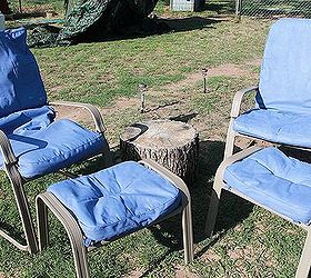painting the cushions for my lawn chairs, chalk paint, painted furniture, We often use stumps as side tables Cute little grouping