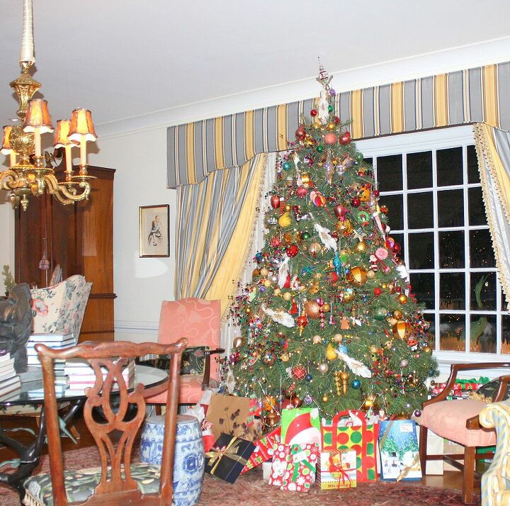 a holiday home tour, christmas decorations, seasonal holiday decor, Oh Christmas Tree