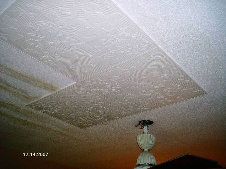diy styrofoam ceiling tile over water stained popcorn ceiling, Guest Bedroom during see water stains on existing popcorn
