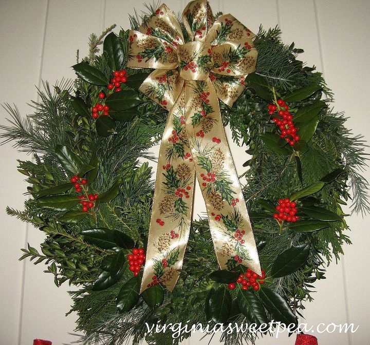 six christmas wreaths to inspire, christmas decorations, crafts, doors, seasonal holiday decor, wreaths, Classic evergreen wreath
