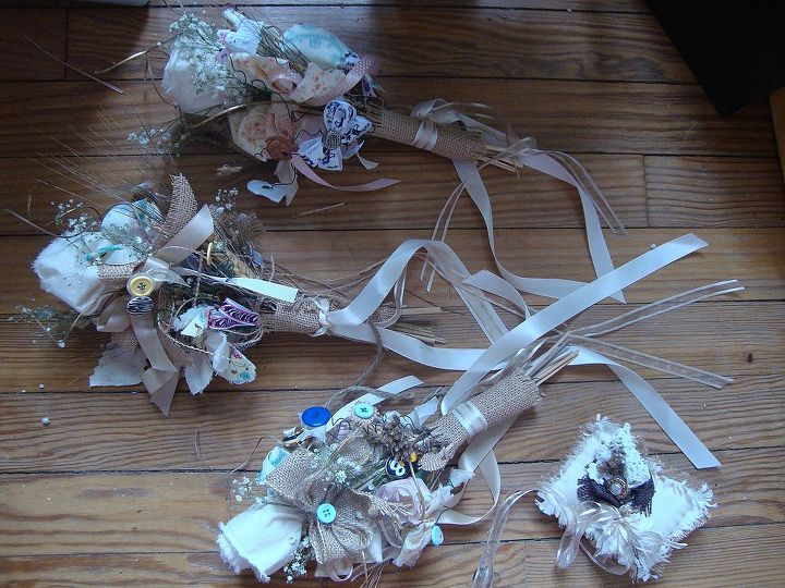 diy wedding, crafts, Little bouquets of fabric flowers and favorite item on buttons