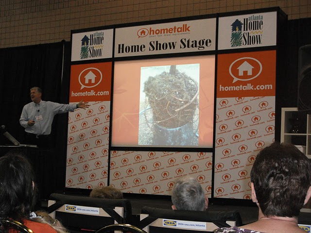 hi everyone here are some fun pictures of the show this week time to put some faces, The Hometalk show stage