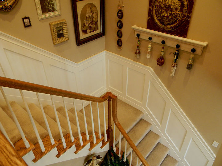 my stairwell with painted scallops and new wainscoting, painting, woodworking projects, My stairwell new wainscoting