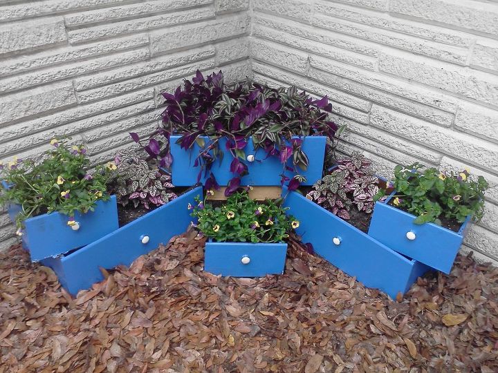creating a tiered flower bed made with re purposed drawers, flowers, gardening, painting, repurposing upcycling, wider view