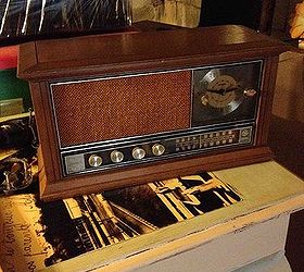 ¿Debo pintar esta vieja radio? ¿Alguna sugerencia?