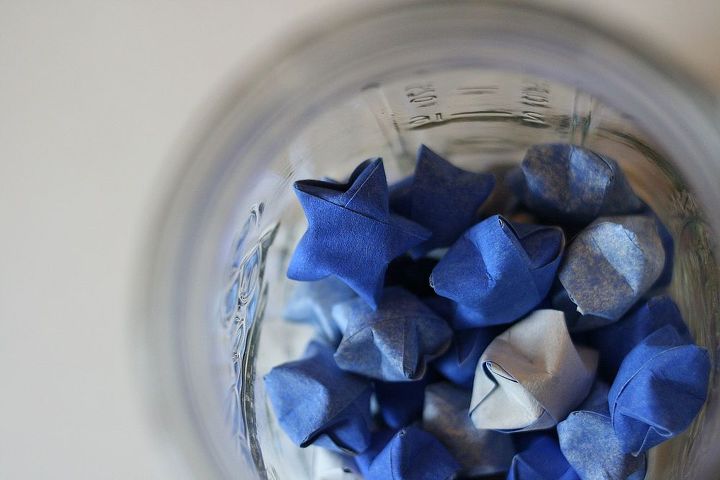 paper lucky stars ombre mobile, bedroom ideas, crafts, home decor, Lucky stars look great just stored in a jar