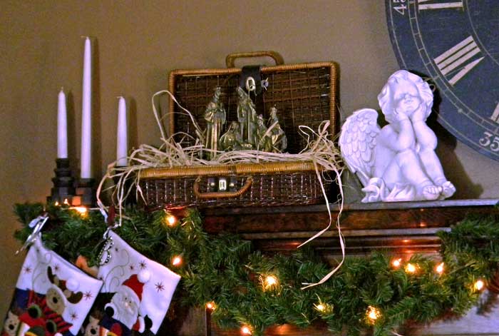 rustic country christmas mantel, christmas decorations, seasonal holiday decor, wreaths