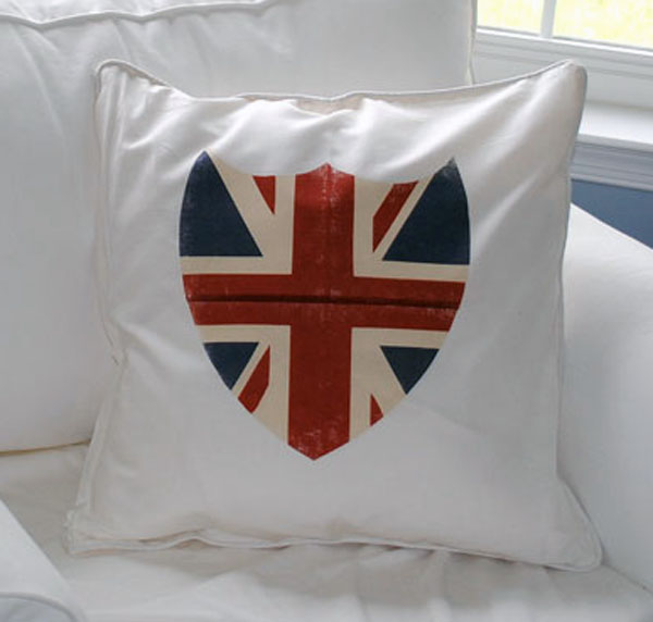 union jack shield pillow, crafts, Union Jack Shield Pillow