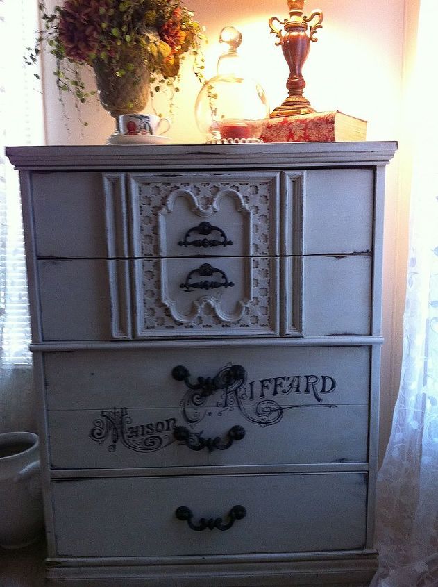 a new antique dresser from a freebie, chalk paint, painted furniture, Back in it s home where it belongs