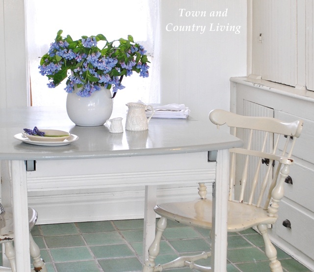 the secret to adding farmhouse style in your kitchen, home decor, kitchen backsplash, kitchen design, A simple farmhouse table can be used as is for a quick breakfast or add the table leaf when everyone is gathered for dinner