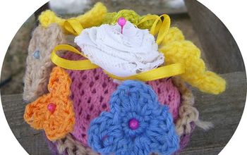 Tiny crocheted flower basket for Easter