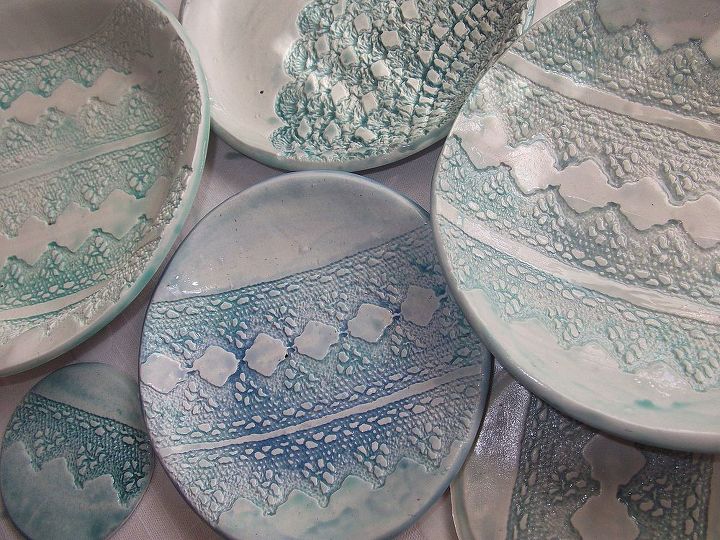 glazed lace print polymer clay plates diy tutorial, crafts, glazed lace print plates from nostalgiecat blogspot co uk
