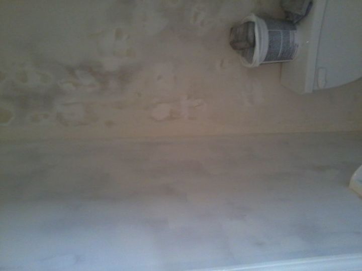 lavandera rehecha sala de polvo, las paredes eran un desastre