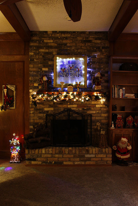 our texas christmas mantel, christmas decorations, seasonal holiday decor