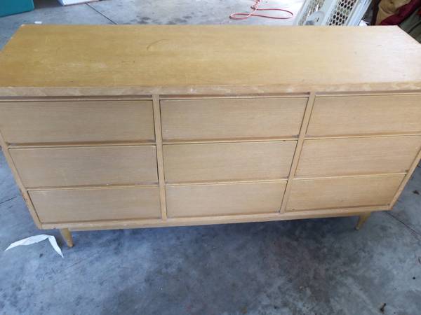 q 9 drawer dresser for tv stand help high gloss or ascp help, chalk paint, painted furniture, repurposing upcycling, Craiglist 9 drawer dresser for TV stand Before