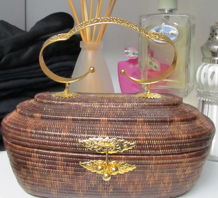 organizing tips for the bathroom, bathroom ideas, organizing, Metropolitan Organizing NC Woven baskets with lids and small novelty purses can be used for storing personal items in the bathroom