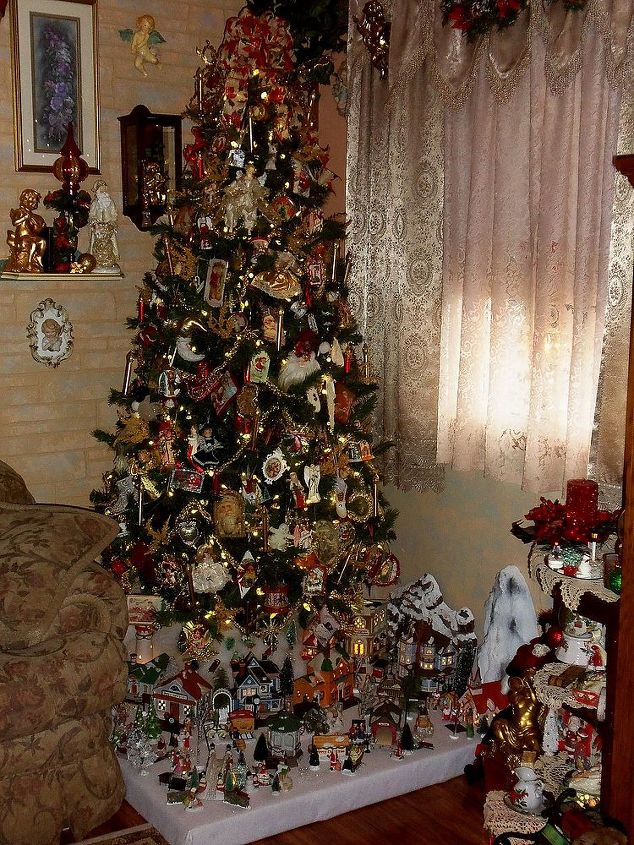 christmas home tour part 2 the living room, seasonal holiday d cor, The Living Room Tree decorated in Victorian style