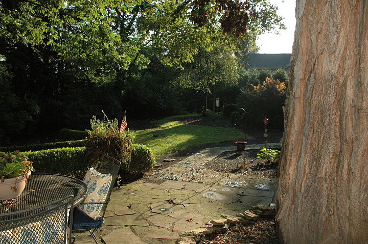 williamsburg style gardens, gardening, patio, flagstone walks