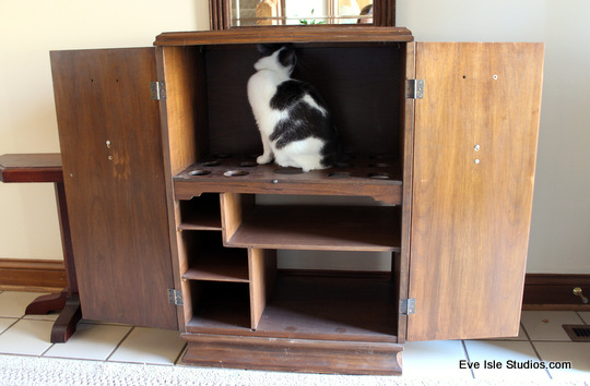 latest thrifty find vintage bar, painted furniture, repurposing upcycling, Kitty approved