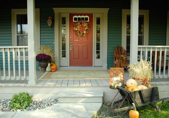 fall front porch decor, porches, seasonal holiday decor, Here s a wider view