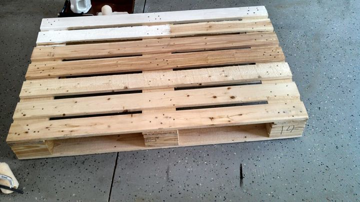 recycle and reuse small pallets, pallet, patriotic decor ideas, repurposing upcycling, seasonal holiday d cor, This is a good sized small palled maybe half a pallet painted white