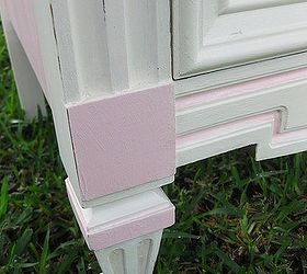 pretty in pink nightstand makeover with annie sloan chalk paint, chalk paint, painted furniture, The new paint brought out the beautiful details of the piece