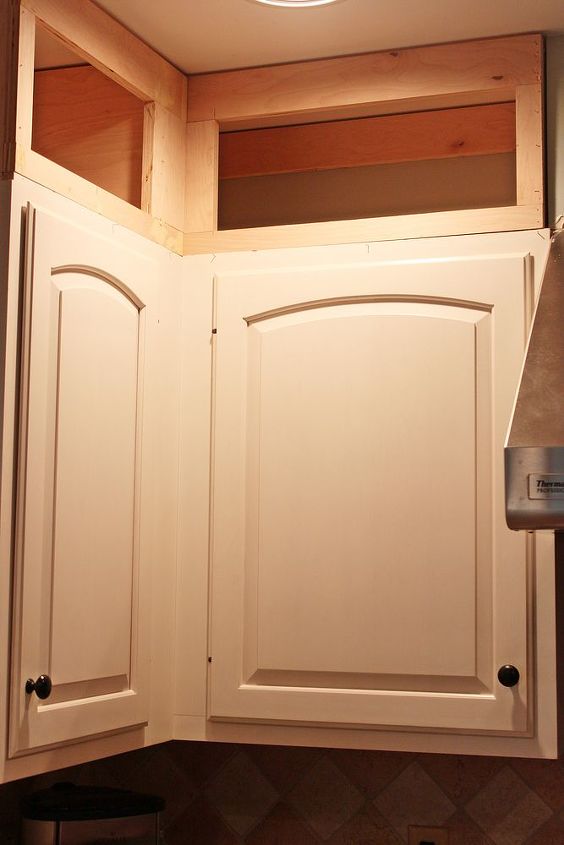 q do you have upper cabinets in your kitchen, doors, kitchen cabinets