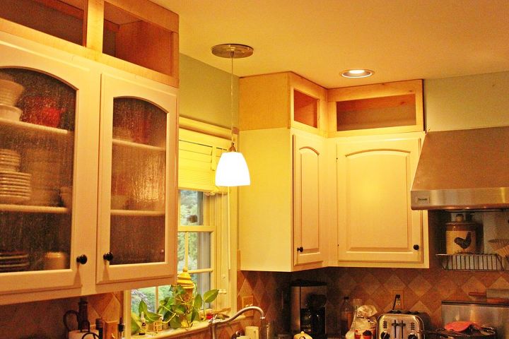 q do you have upper cabinets in your kitchen, doors, kitchen cabinets