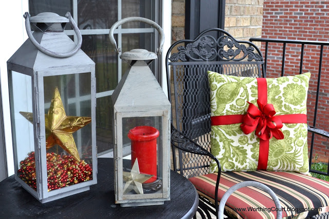 my christmas front porch, curb appeal, porches, seasonal holiday decor, wreaths, The side of my porch gets spruced up for Christmas too