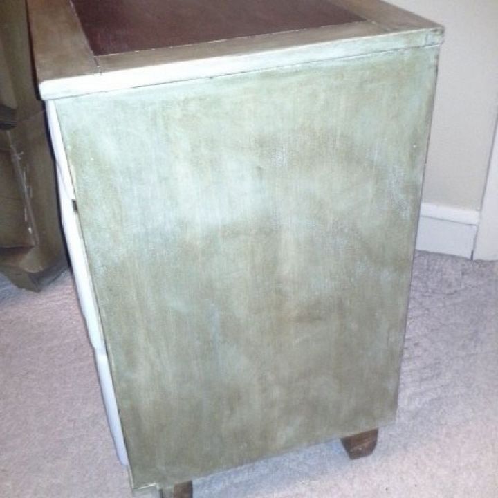 q can anyone help with a question about using dark annie sloan wax, painted furniture