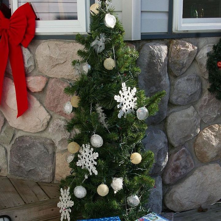 tomato gage christmas trees, christmas decorations, outdoor living, seasonal holiday decor