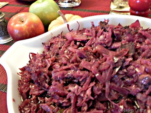 throw your own oktoberfeast party, seasonal holiday decor, Rohtkohl Red cabbage