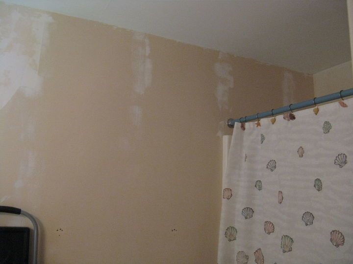 tired of that old wallpaper check out what i did to our master bath, bathroom ideas, paint colors, painting, wall decor, Here I have gone around and joint compounded and sanded and buffed smooth any blemishes nail holes etc