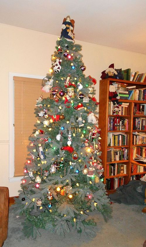 christmas cheer, christmas decorations, seasonal holiday decor, Our reclaimed Christmas tree