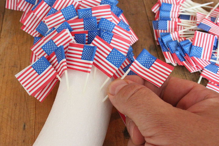 american flag toothpick wreath, crafts, patriotic decor ideas, seasonal holiday decor, wreaths
