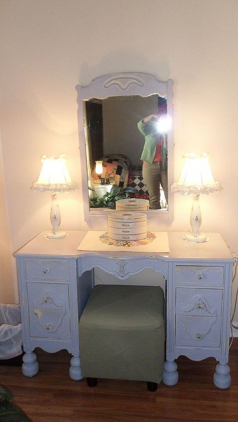 my new old stuff guest bedroom, bedroom ideas, home decor, repurposing upcycling, Grandmothers dressing table
