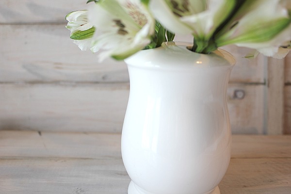 use a toothbrush holder as a vase, flowers, repurposing upcycling