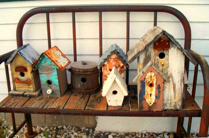sue s artsy garden, crafts, gardening, outdoor living, Birdhouse bench