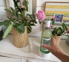 https://cdn-fastly.hometalk.com/media/videos/2022/07/06/19041/modern-vase-hack.jpg?size=414x575&nocrop=1