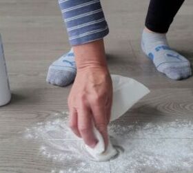She sprinkles baby powder on her floor for one simple and clever reason