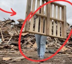 He turns an old pallet into a rustically patriotic outdoor piece