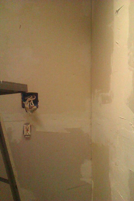 reforma do banheiro 2, Outra foto de seu trabalho note a fia o pendurada