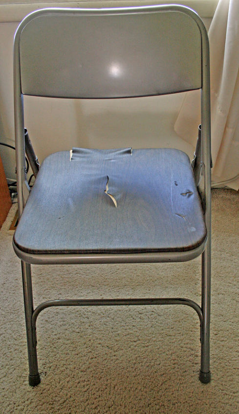 folding chair makeover, painted furniture, Folding Chair Before