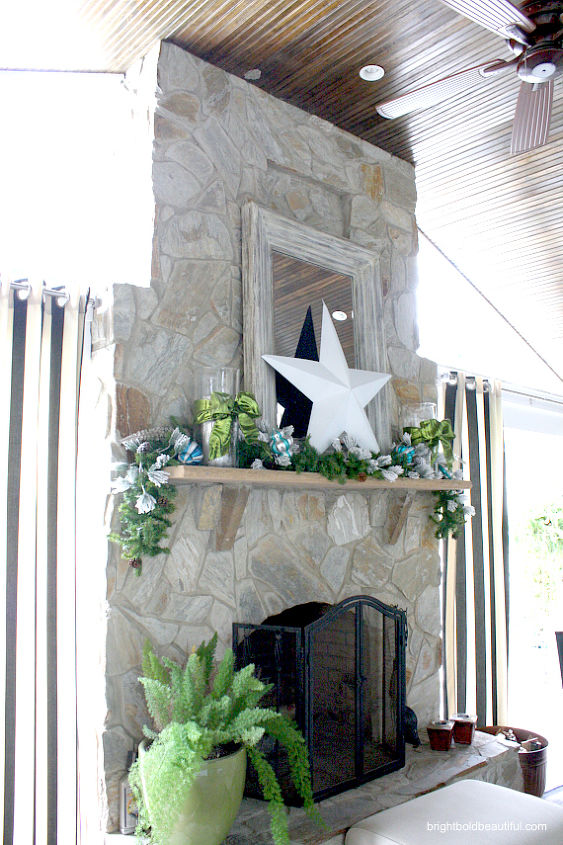 10 decorating ideas in this holiday home tour, home decor, Outdoor holiday decorating ideas