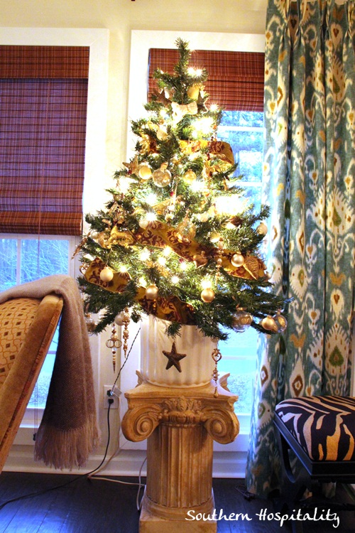 tabletop tree and foyer vignette, christmas decorations, seasonal holiday decor
