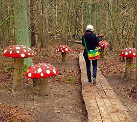 11 creative mushroom projects for your garden, Made from logs