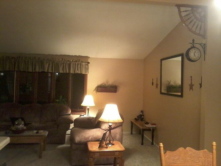 i want a comfy space with some pops of color suggestions, home decor, living room ideas, View from kitchen basket on wall is out of place did have a tall cabinet in corner until Oct and never replaced fall decor that was in basket