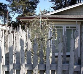 garden fencing ideas with redwood palings that have taken off, diy, fences, outdoor living, woodworking projects, The enclosure detail after weathering