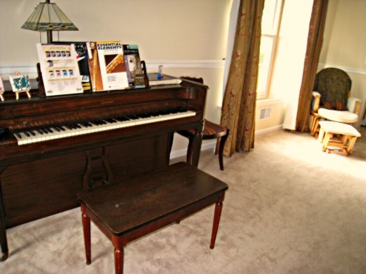 q design for a small living room, home decor, living room ideas, View of my living room with the piano the rocking chair is just to the left the door that leads to the kitchen